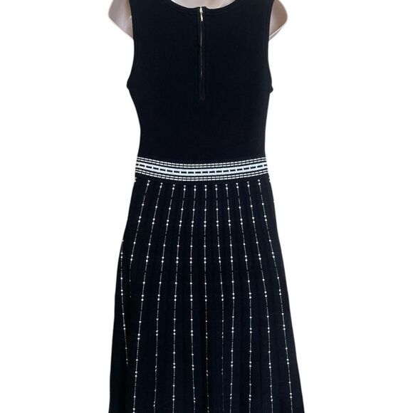 41 Hawthorn A-Line V-Neck Black and White Midi Dress - Picture 2 of 7